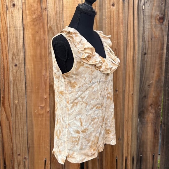 Sleeveless Ruffle Neck Tank Top in Cream and Tan Size 6 - Picture 2 of 4
